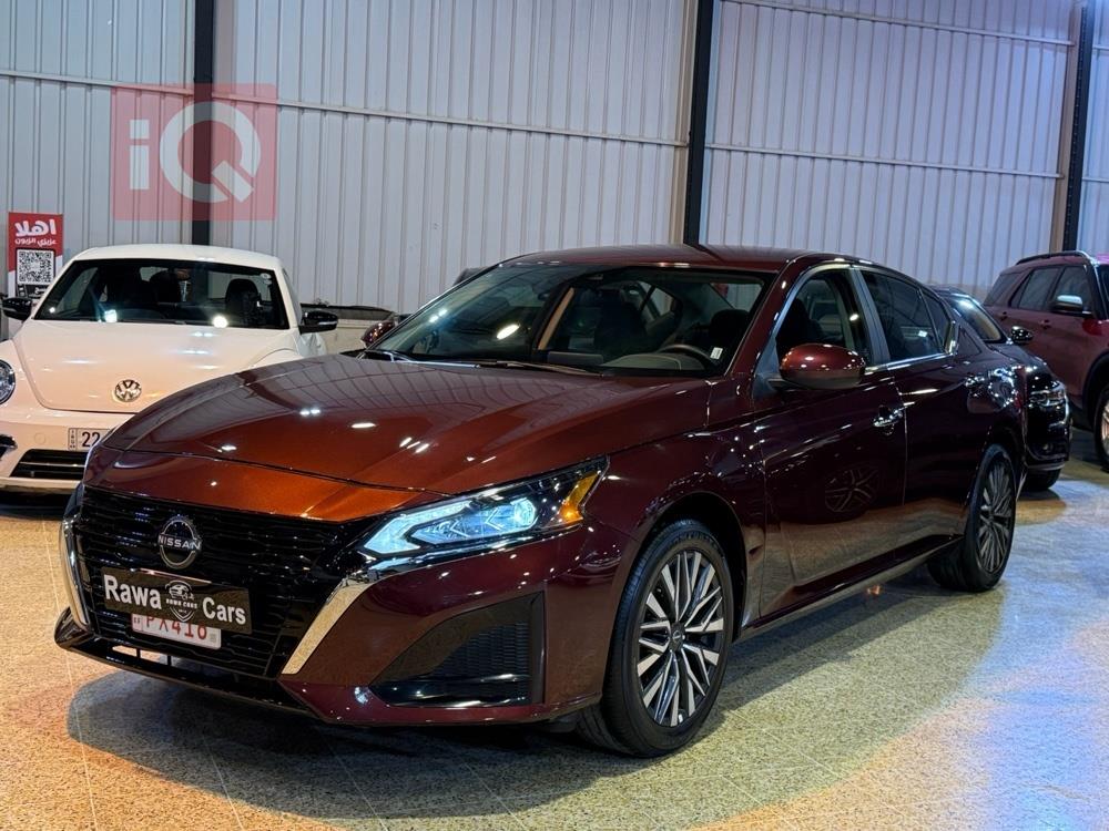 نيسان ألتيما